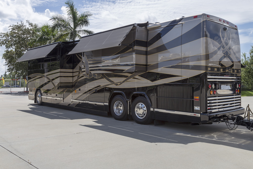 2007 Prevost Featherlite H3-45 For Sale