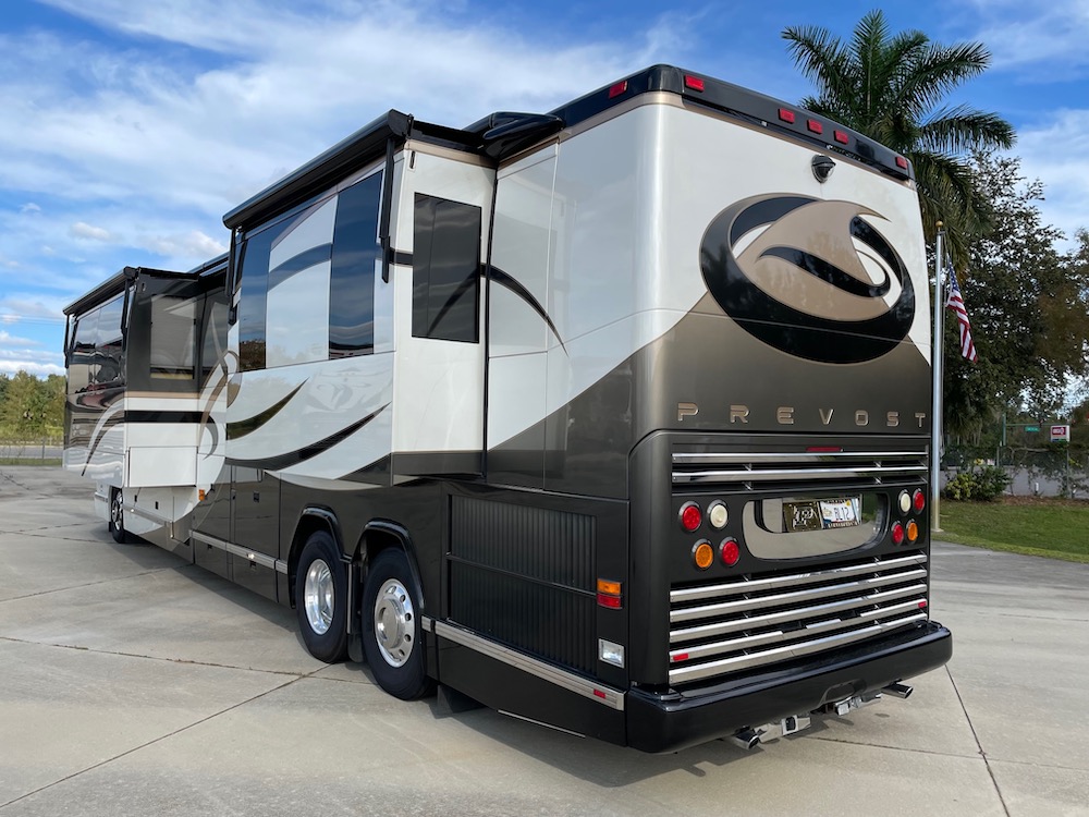 2007 Prevost Featherlite H3-45 For Sale