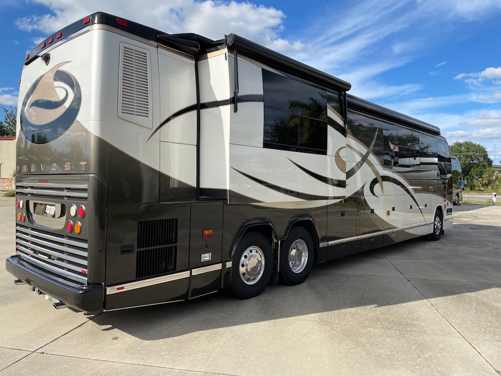 2007 Prevost Featherlite H3-45 For Sale