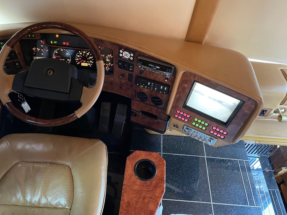 2007 Prevost Featherlite H3-45 For Sale