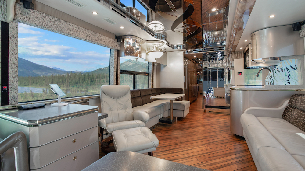 2007 Prevost Featherlite H3-45 For Sale