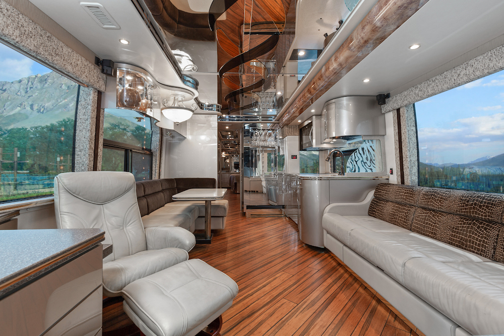 2007 Prevost Featherlite H3-45 For Sale