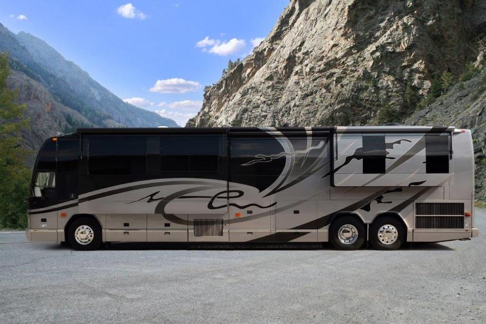 2007 Prevost Featherlite H3-45 For Sale