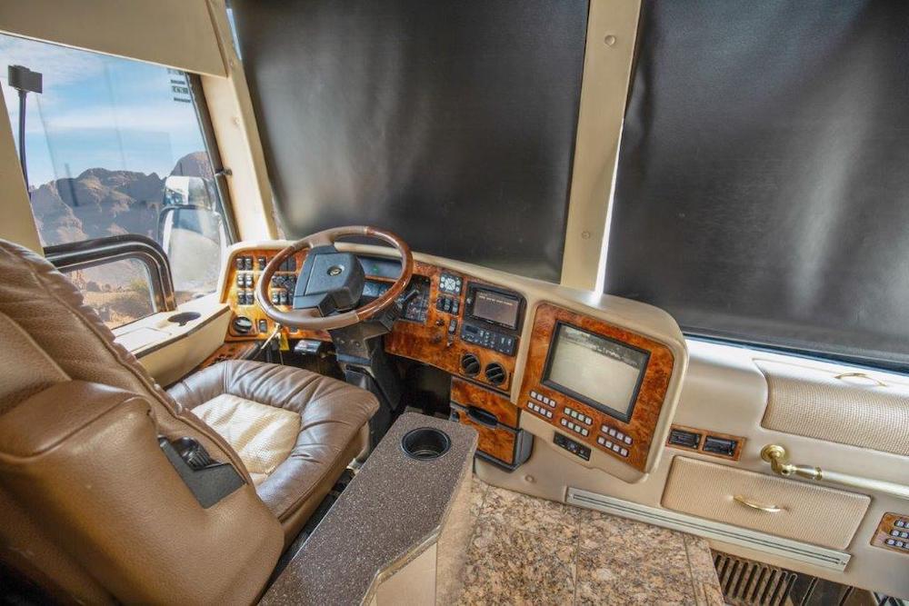 2007 Prevost Featherlite H3-45 For Sale