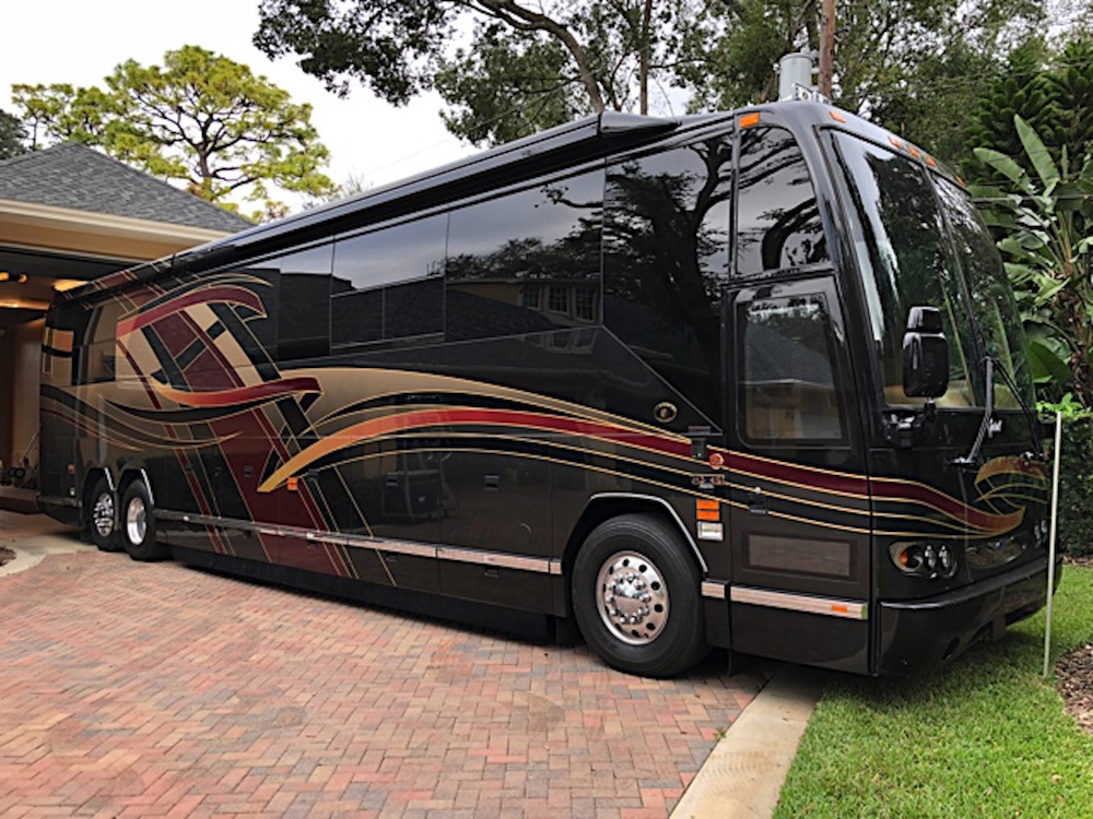 2007 Prevost Featherlite H345Double Slide Bunk Coach 0331