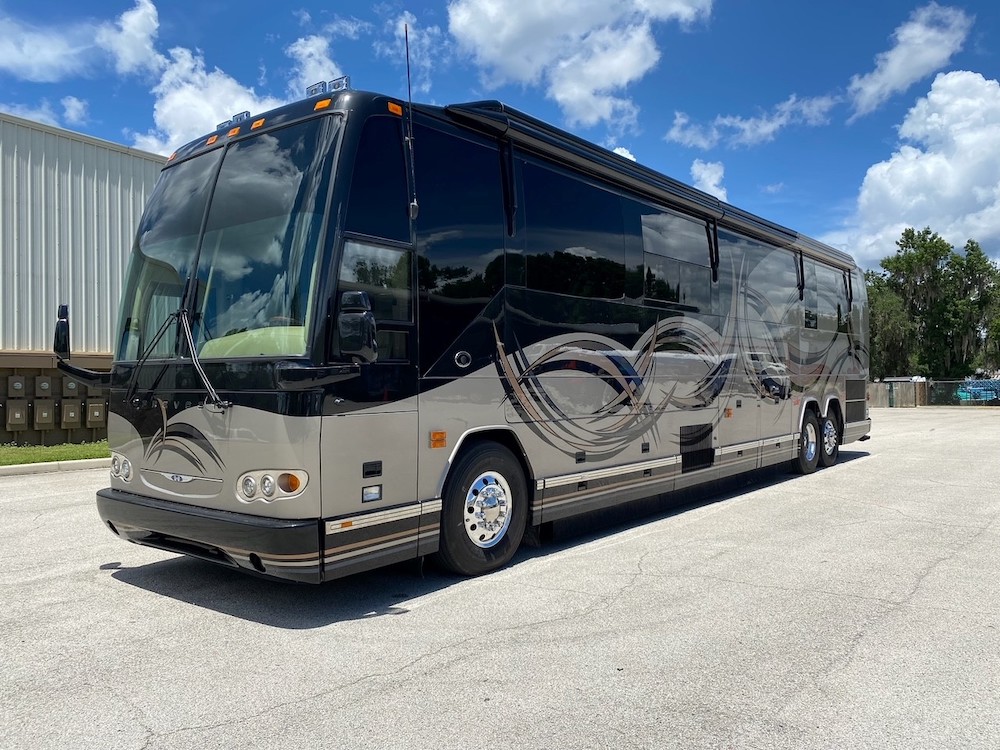 2007 Prevost Featherlite H3-45 For Sale