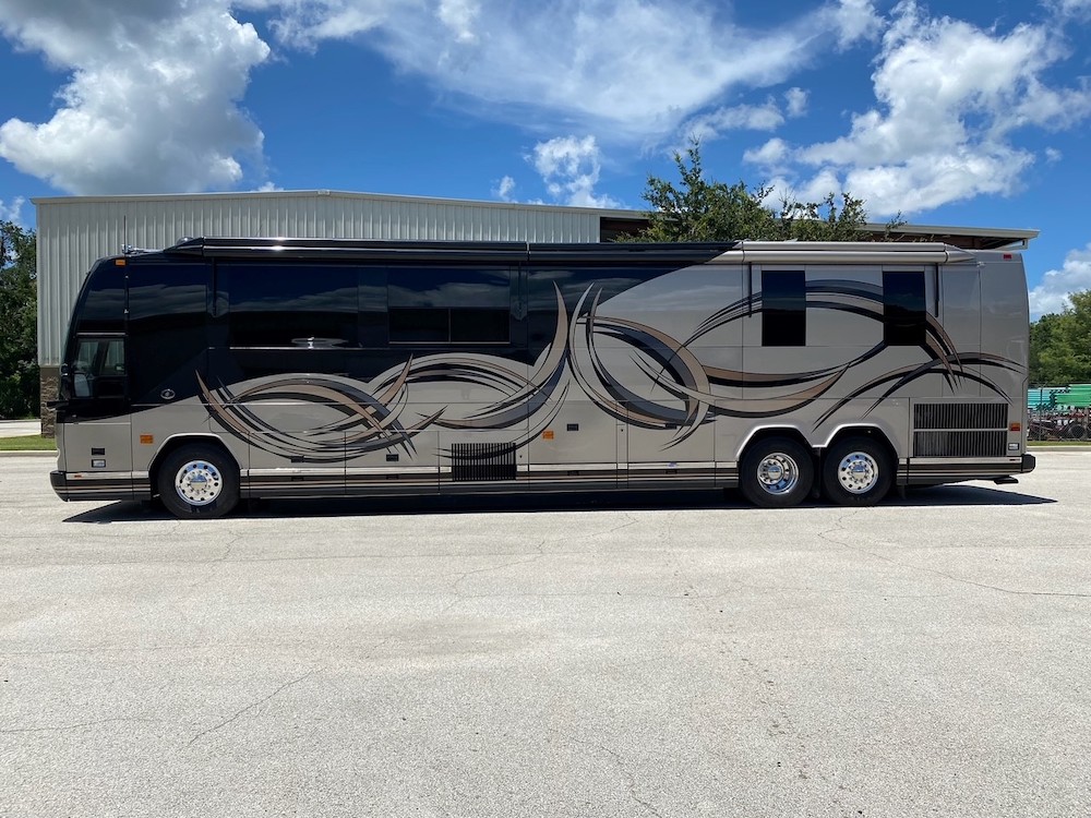 2007 Prevost Featherlite H3-45 For Sale