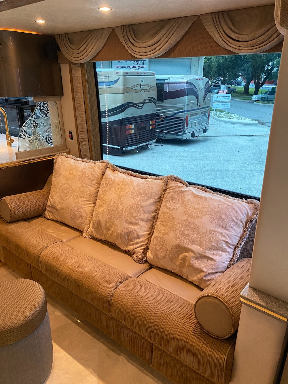 2007 Prevost Featherlite H3-45 For Sale