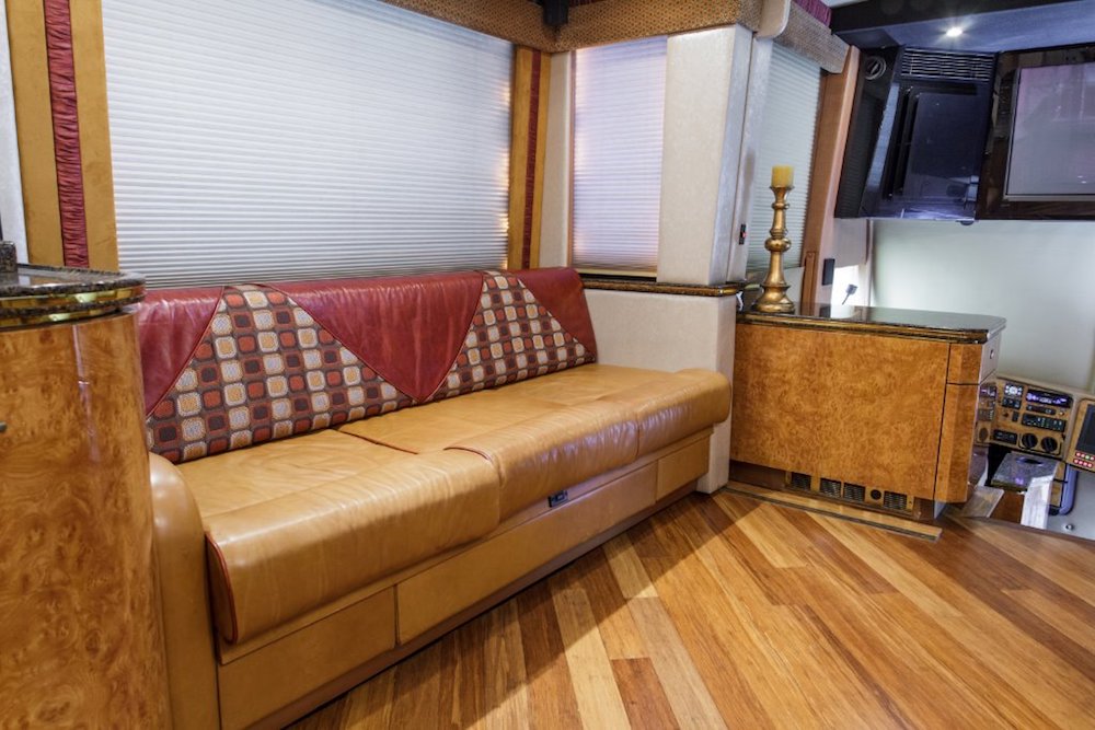 2006 Prevost Featherlite H3-45 For Sale