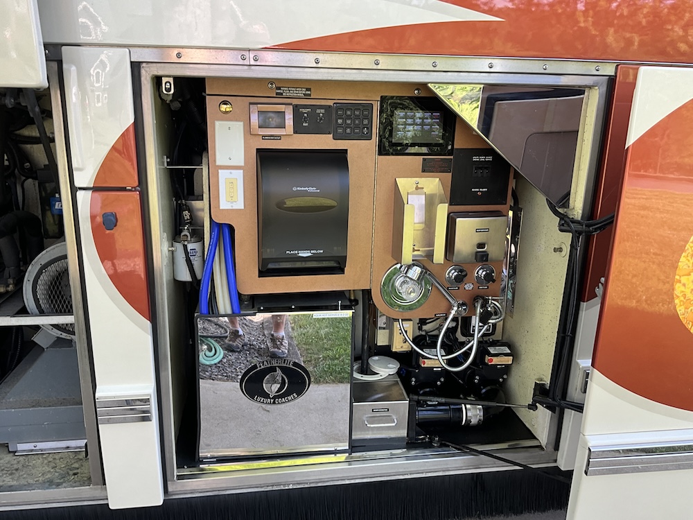 2007 Prevost  Featherlite H3-45 For Sale