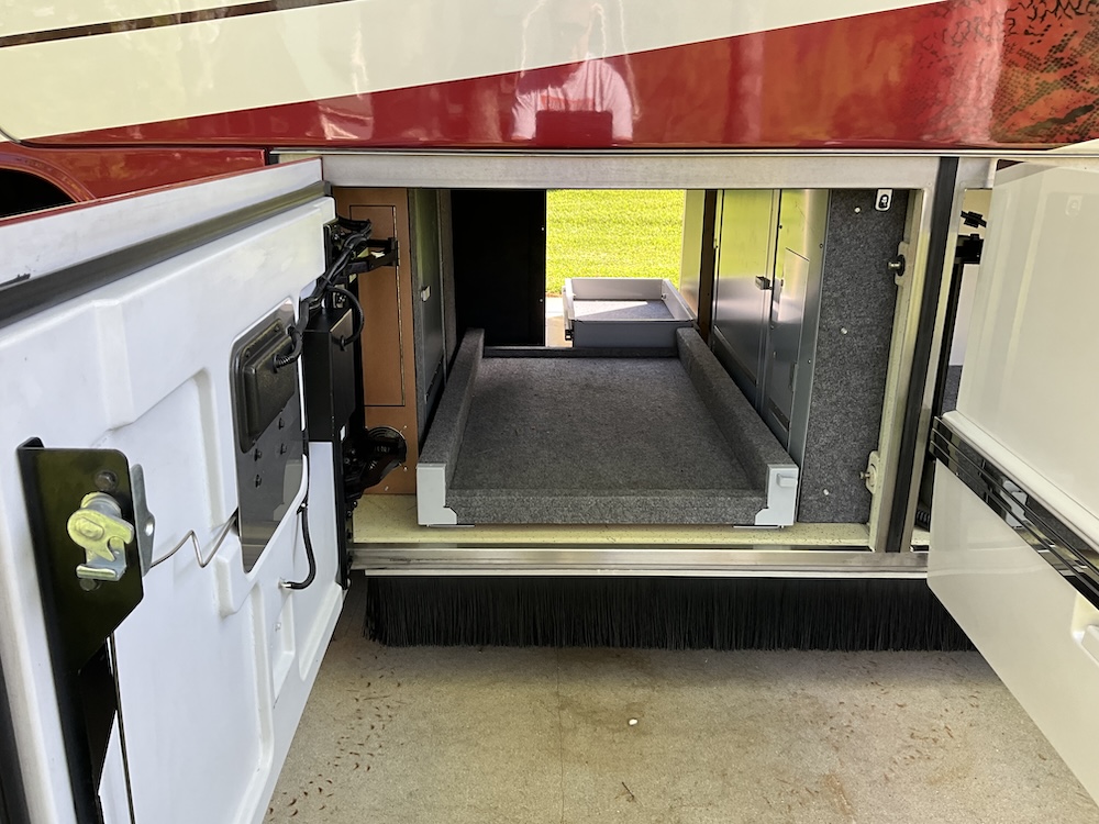 2007 Prevost  Featherlite H3-45 For Sale