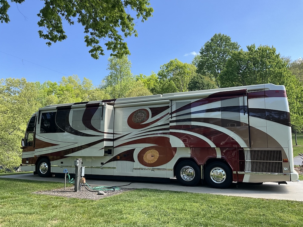 2007 Prevost  Featherlite H3-45 For Sale