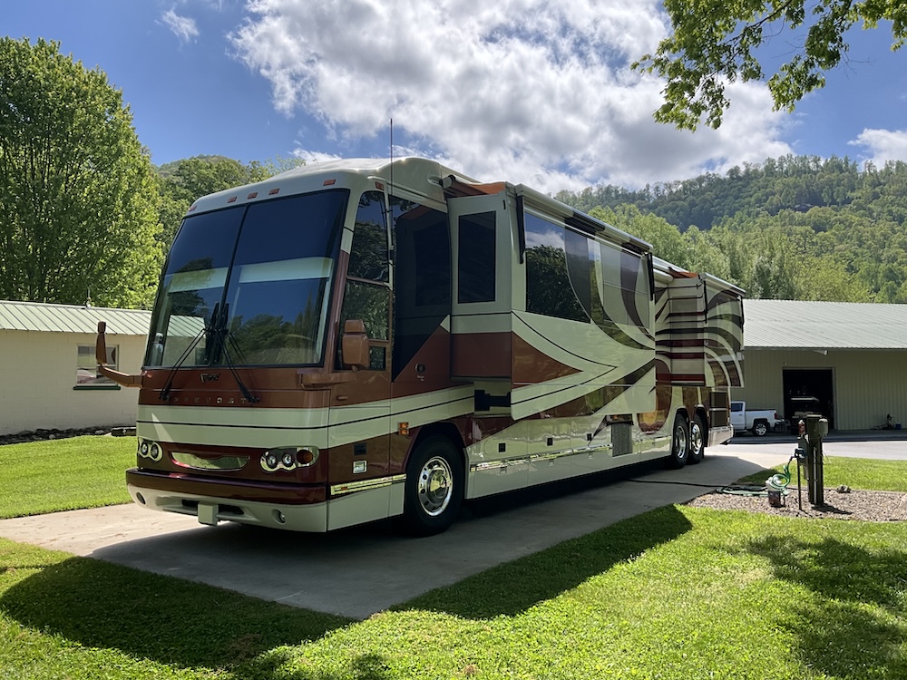 2007 Prevost  Featherlite H3-45 For Sale