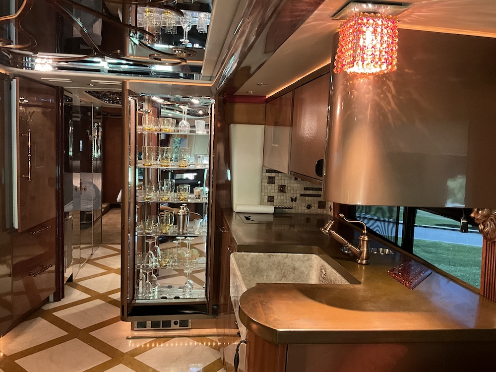 2007 Prevost  Featherlite H3-45 For Sale