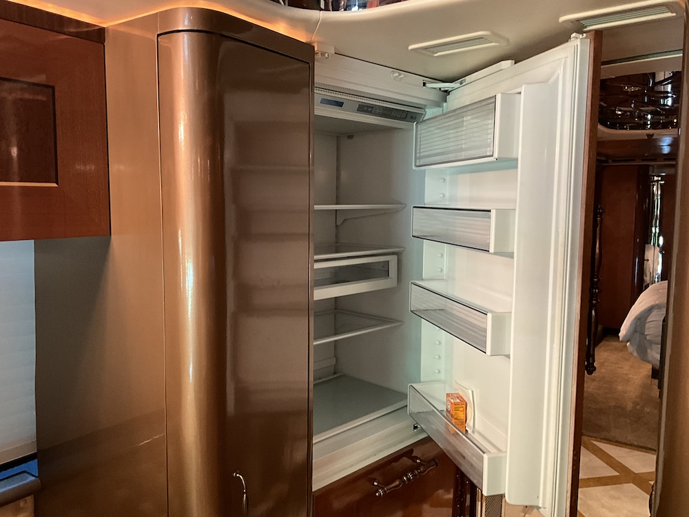 2007 Prevost  Featherlite H3-45 For Sale