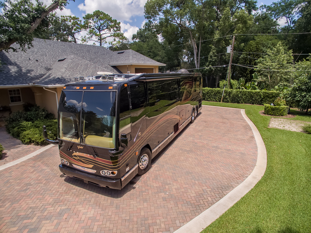 2007 Prevost Featherlite H3-45 For Sale