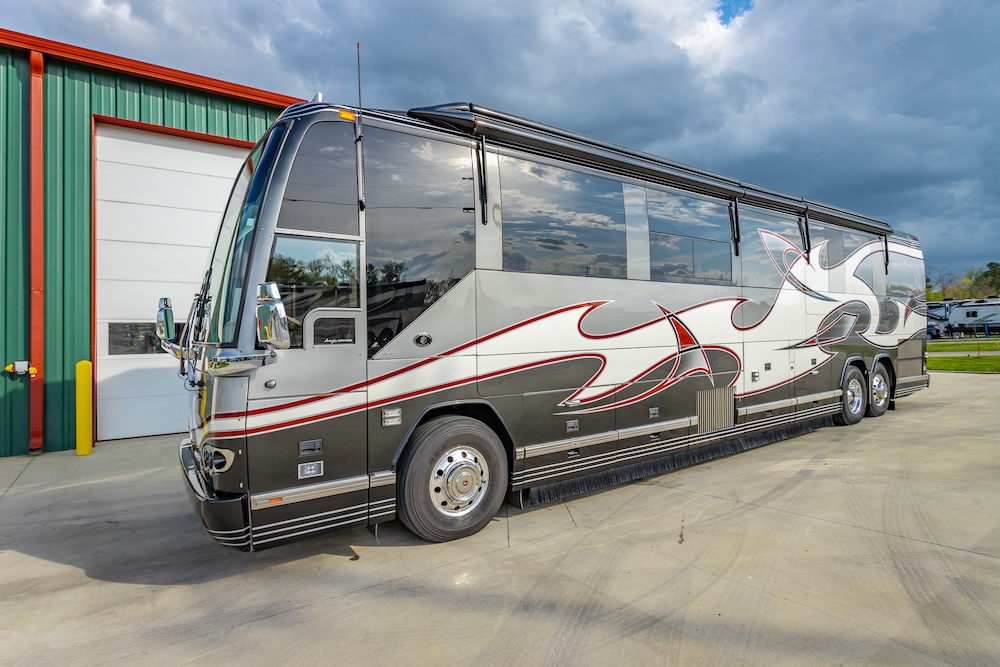 2007 Prevost Featherlite H3-45 For Sale
