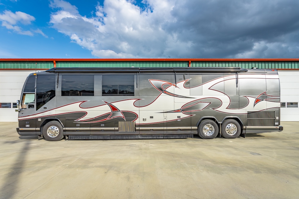 2007 Prevost Featherlite H3-45 For Sale