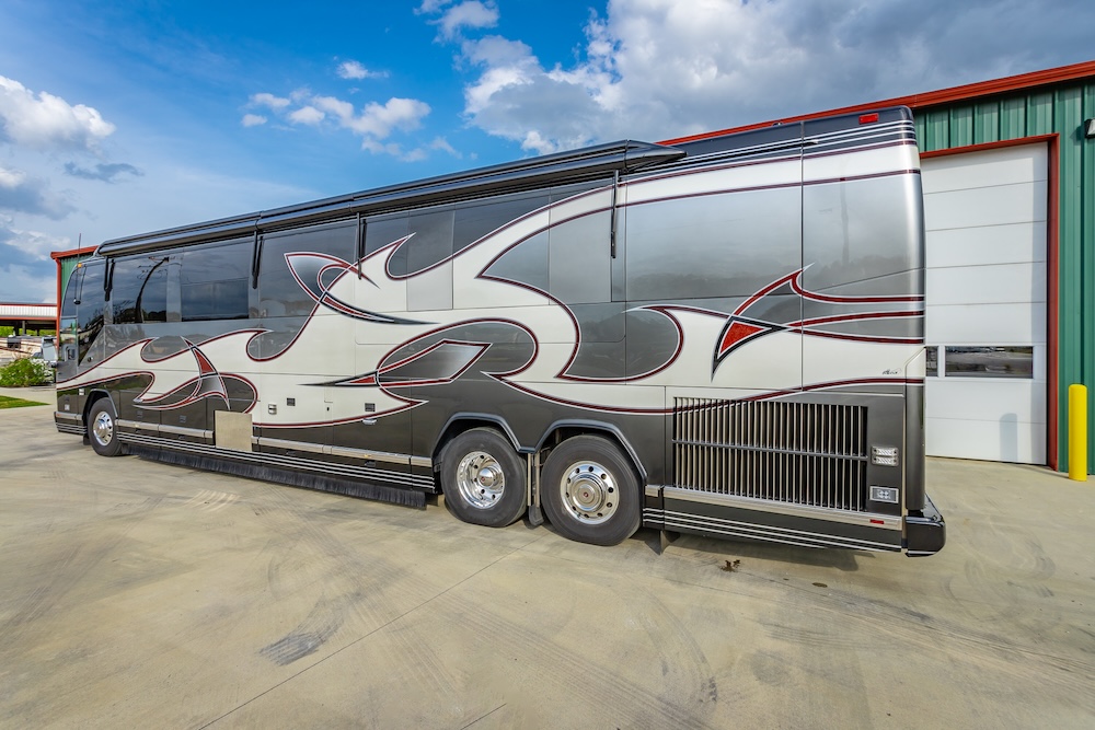 2007 Prevost Featherlite H3-45 For Sale