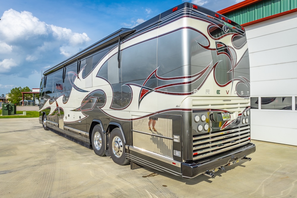 2007 Prevost Featherlite H3-45 For Sale