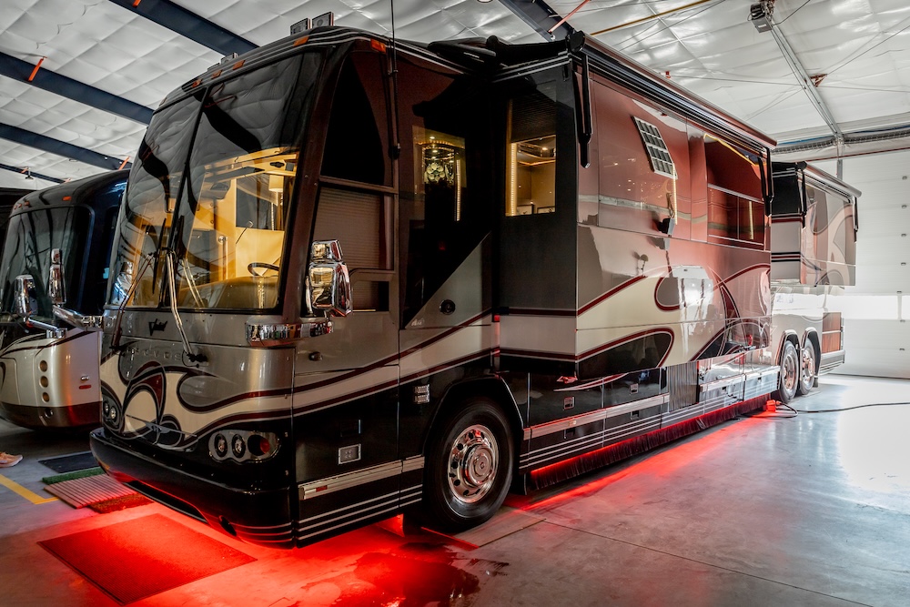 2007 Prevost Featherlite H3-45 For Sale