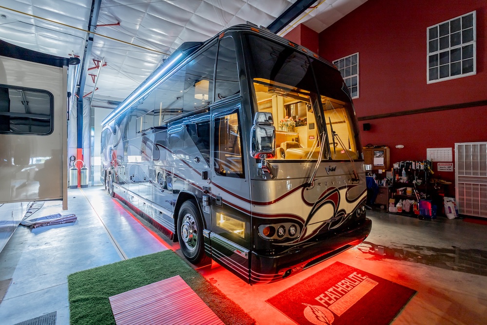 2007 Prevost Featherlite H3-45 For Sale