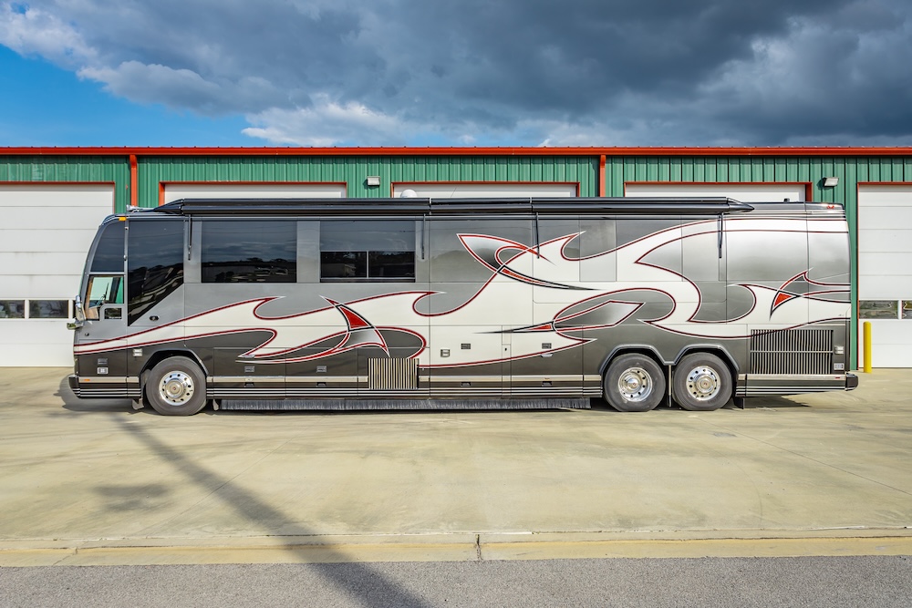 2007 Prevost Featherlite H3-45 For Sale
