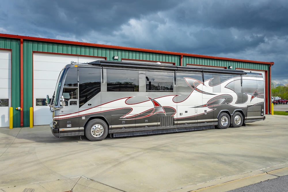 2007 Prevost Featherlite H3-45 For Sale