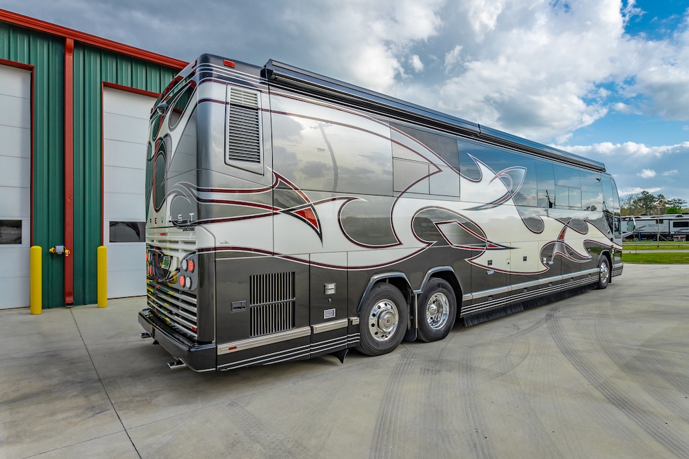 2007 Prevost Featherlite H3-45 For Sale