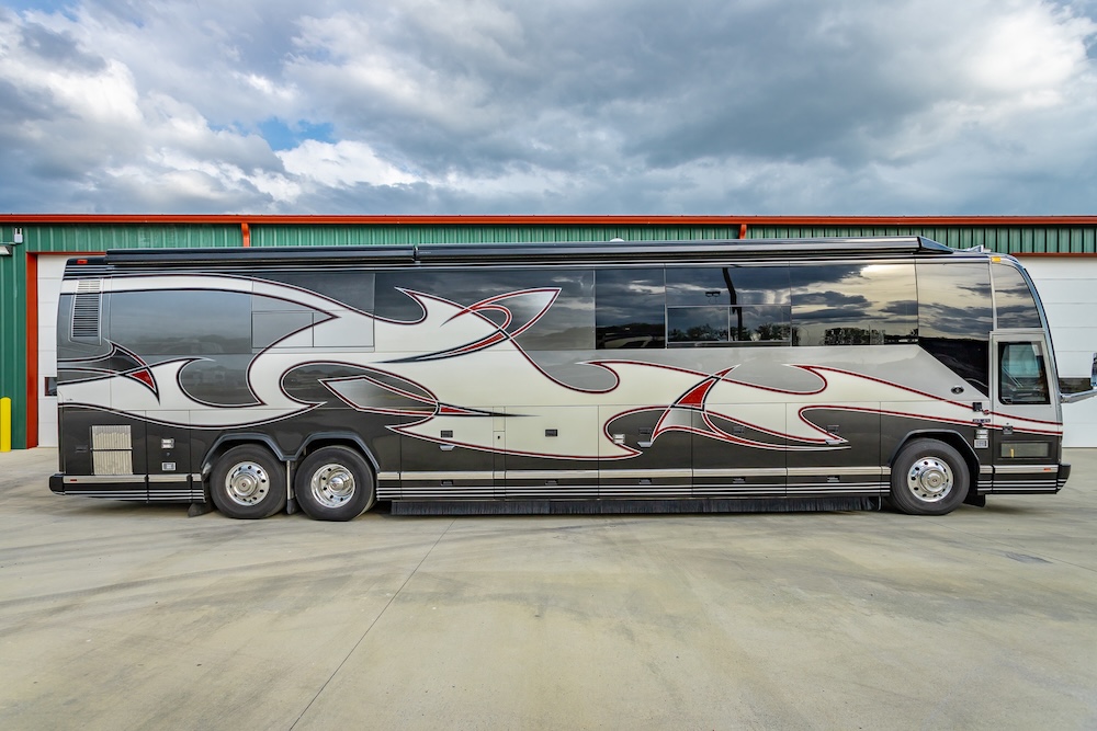 2007 Prevost Featherlite H3-45 For Sale