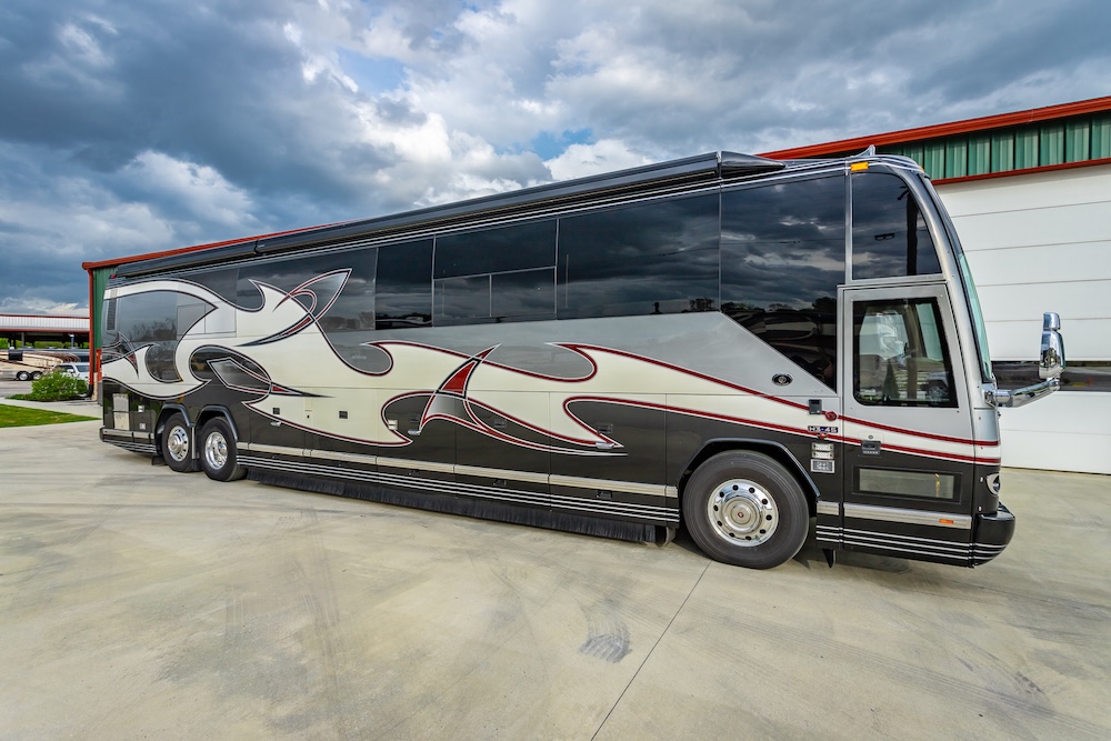 2007 Prevost Featherlite H3-45 For Sale