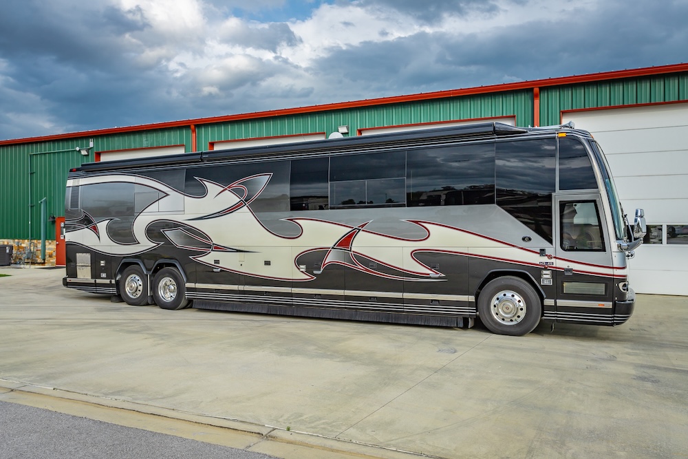 2007 Prevost Featherlite H3-45 For Sale