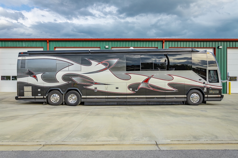 2007 Prevost Featherlite H3-45 For Sale