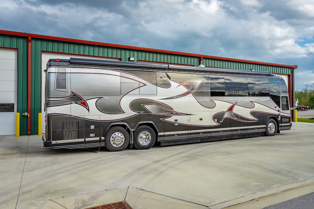 2007 Prevost Featherlite H3-45 For Sale