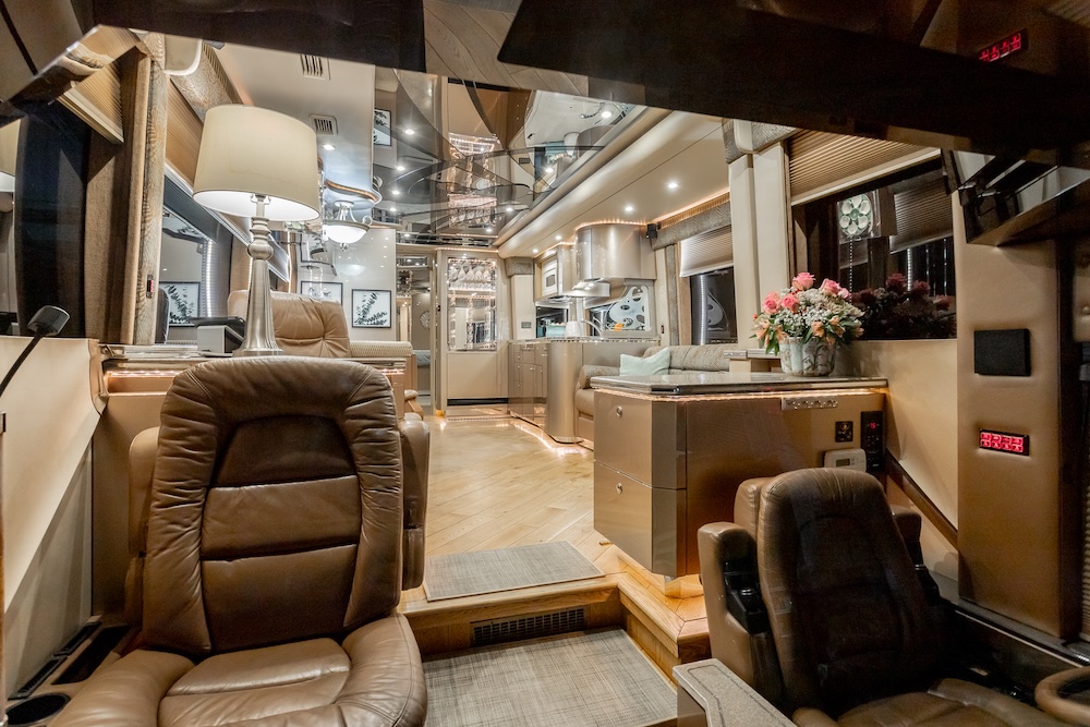 2007 Prevost Featherlite H3-45 For Sale