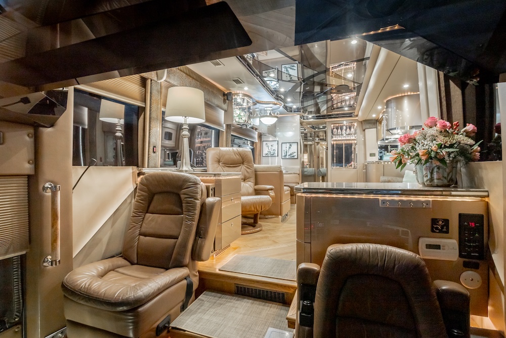 2007 Prevost Featherlite H3-45 For Sale