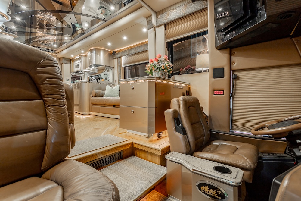 2007 Prevost Featherlite H3-45 For Sale