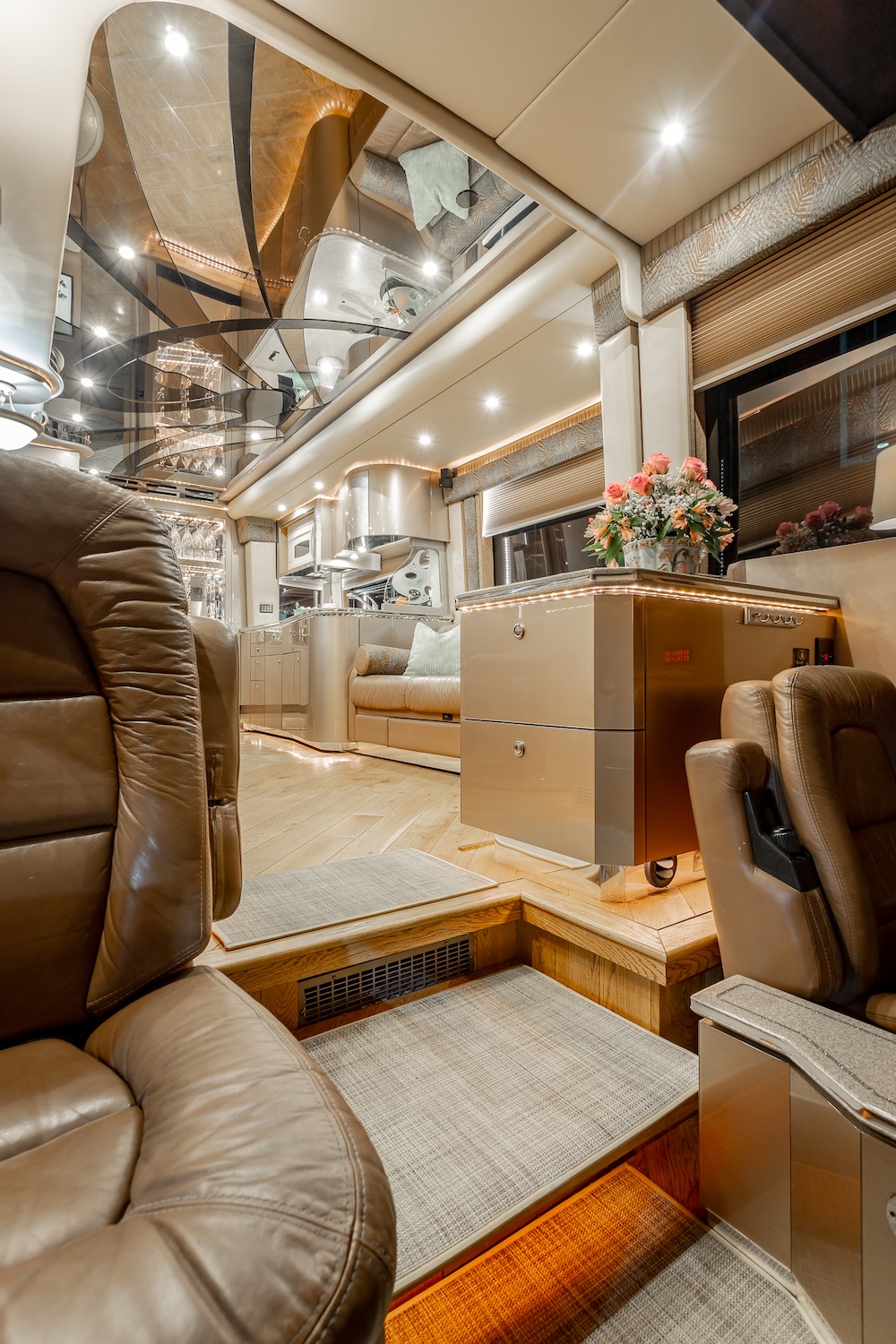 2007 Prevost Featherlite H3-45 For Sale
