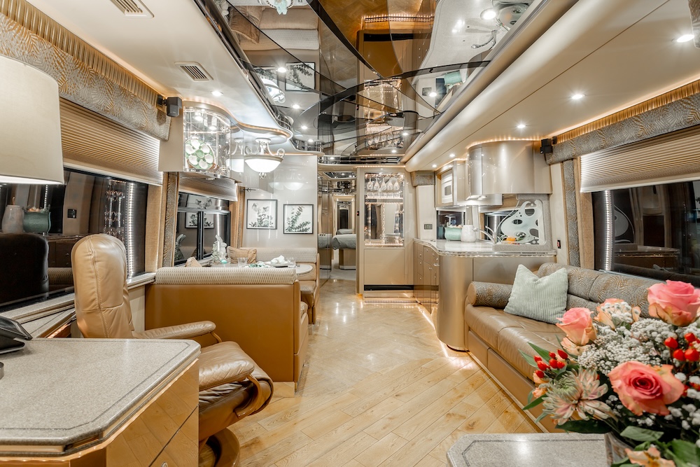 2007 Prevost Featherlite H3-45 For Sale