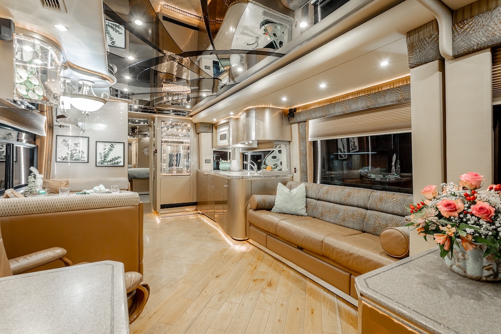 2007 Prevost Featherlite H3-45 For Sale