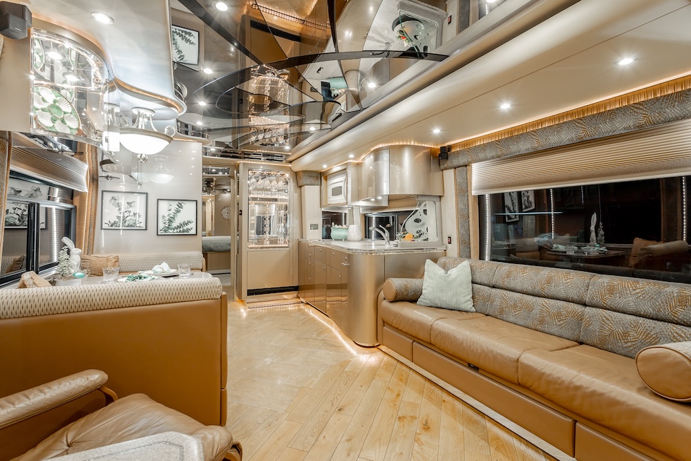 2007 Prevost Featherlite H3-45 For Sale