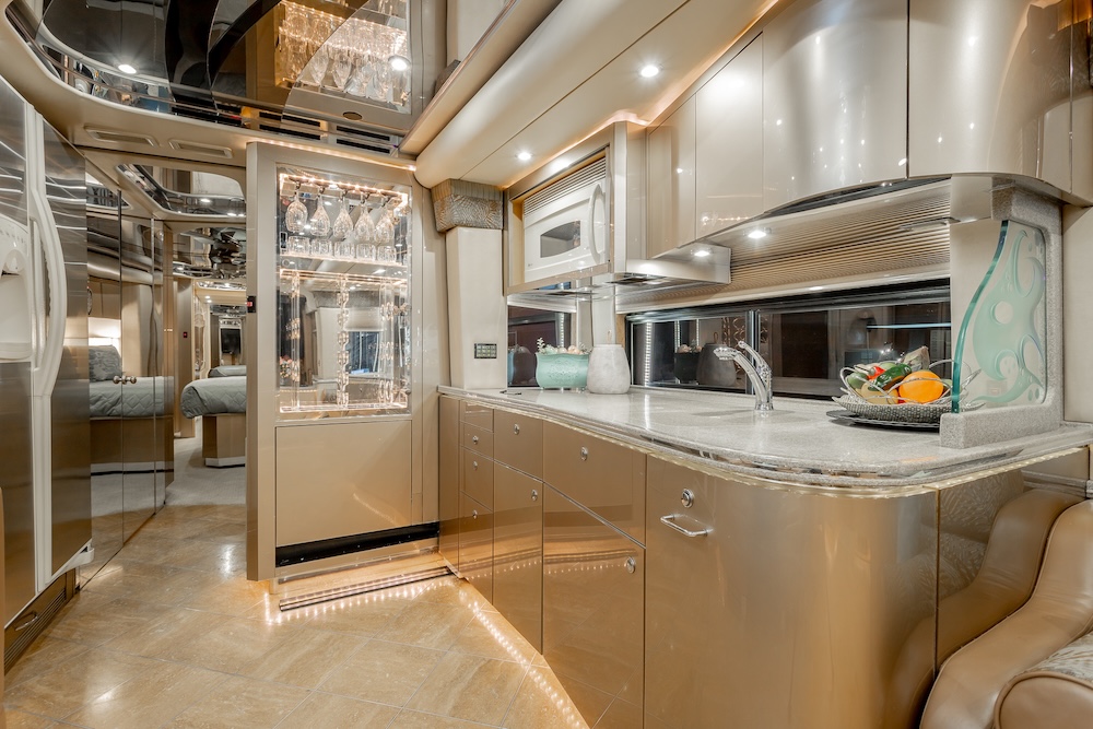 2007 Prevost Featherlite H3-45 For Sale