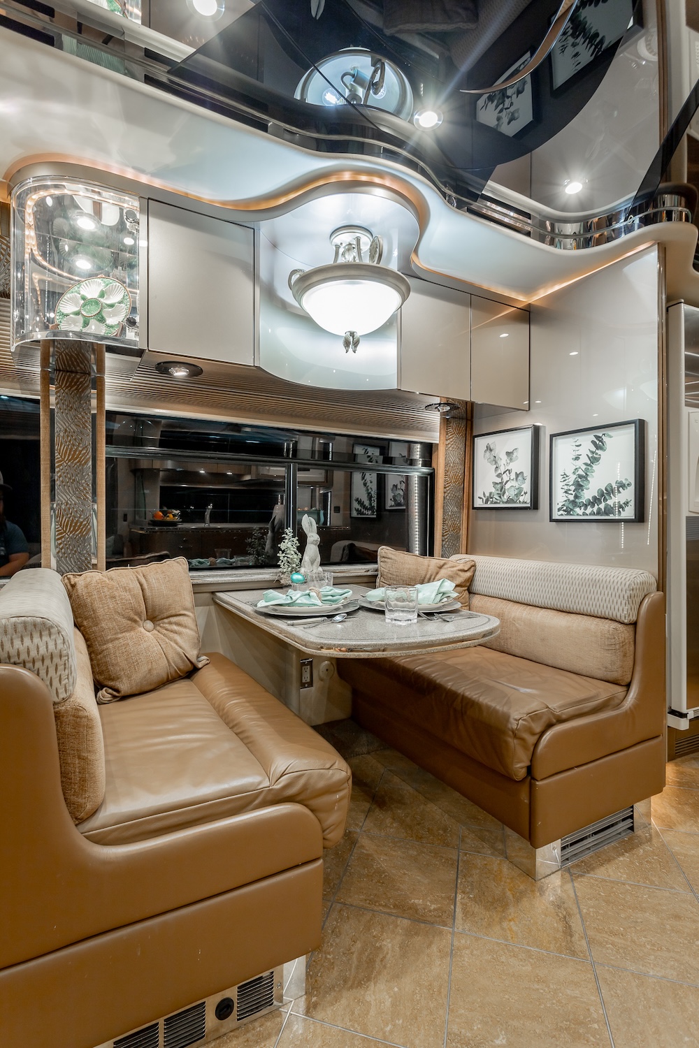 2007 Prevost Featherlite H3-45 For Sale