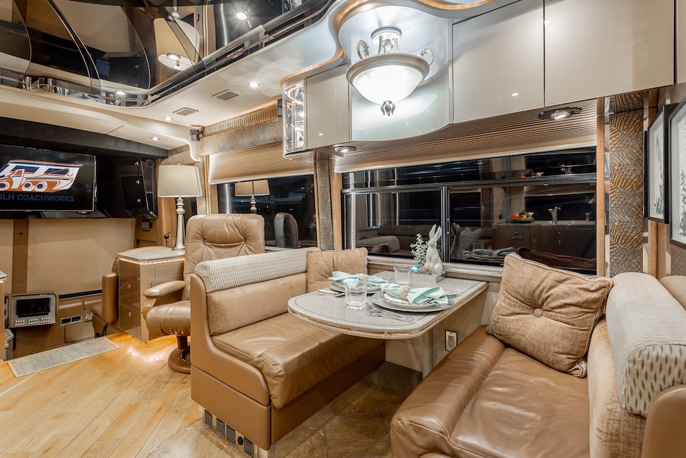2007 Prevost Featherlite H3-45 For Sale