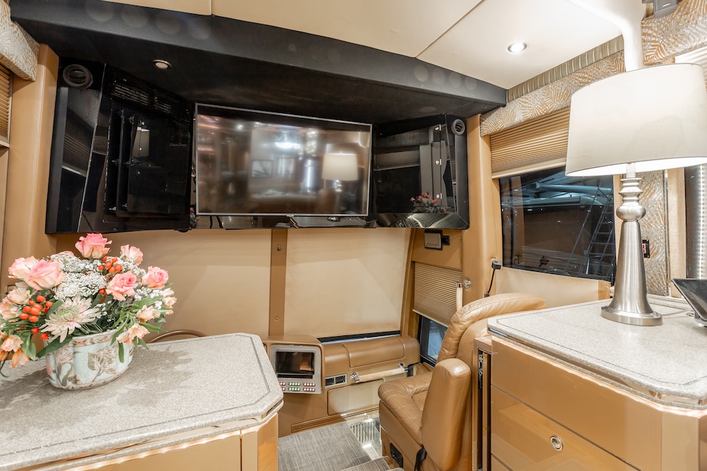 2007 Prevost Featherlite H3-45 For Sale