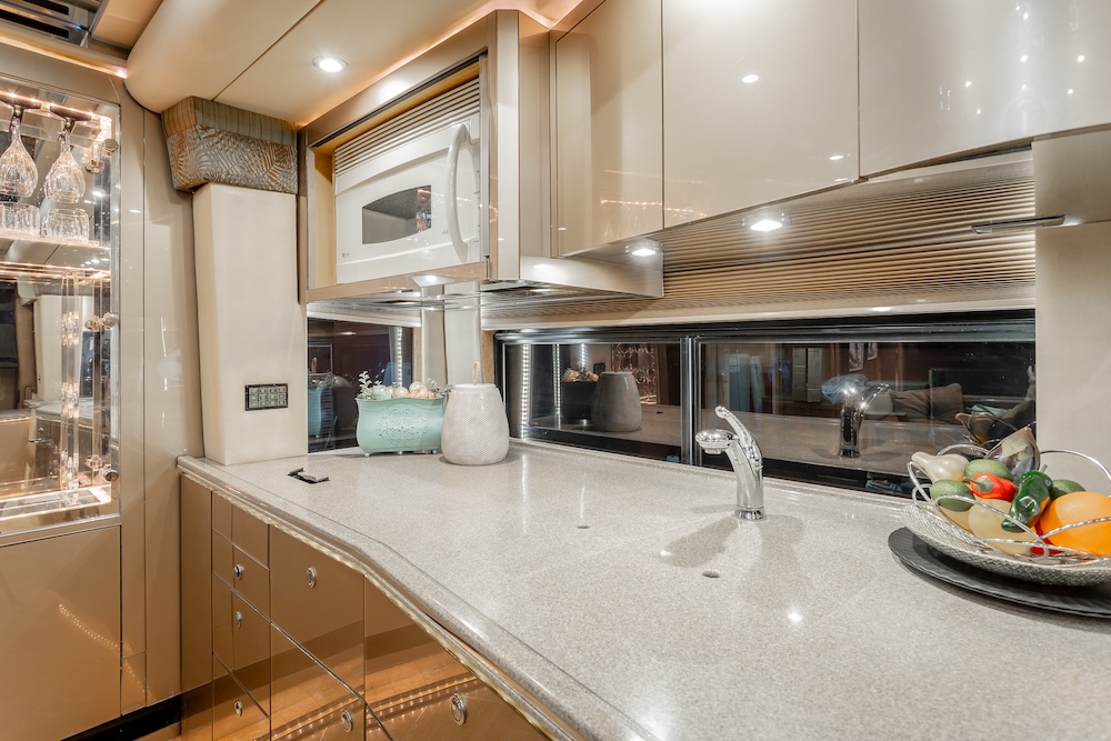 2007 Prevost Featherlite H3-45 For Sale