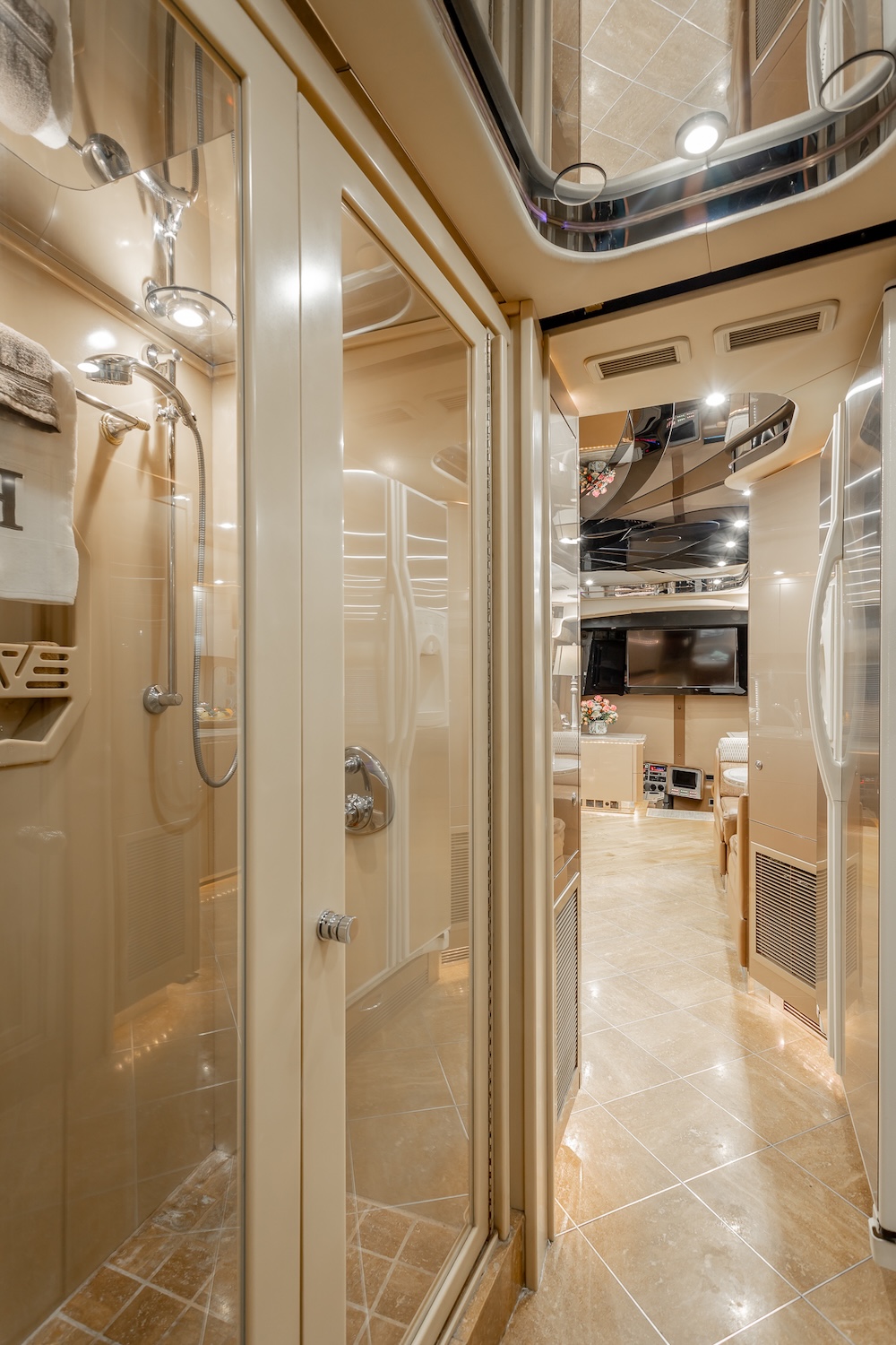 2007 Prevost Featherlite H3-45 For Sale