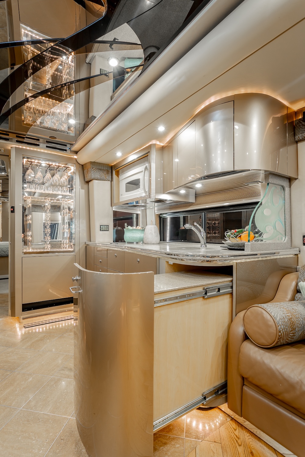 2007 Prevost Featherlite H3-45 For Sale