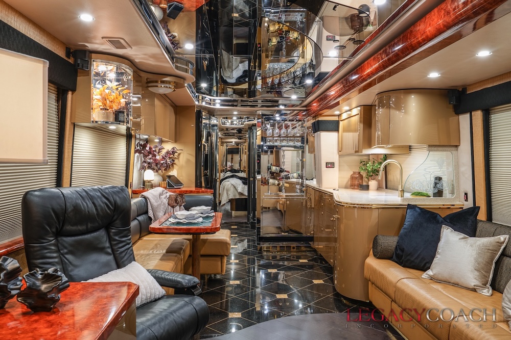 2007 Prevost Featherlite H3-45 For Sale