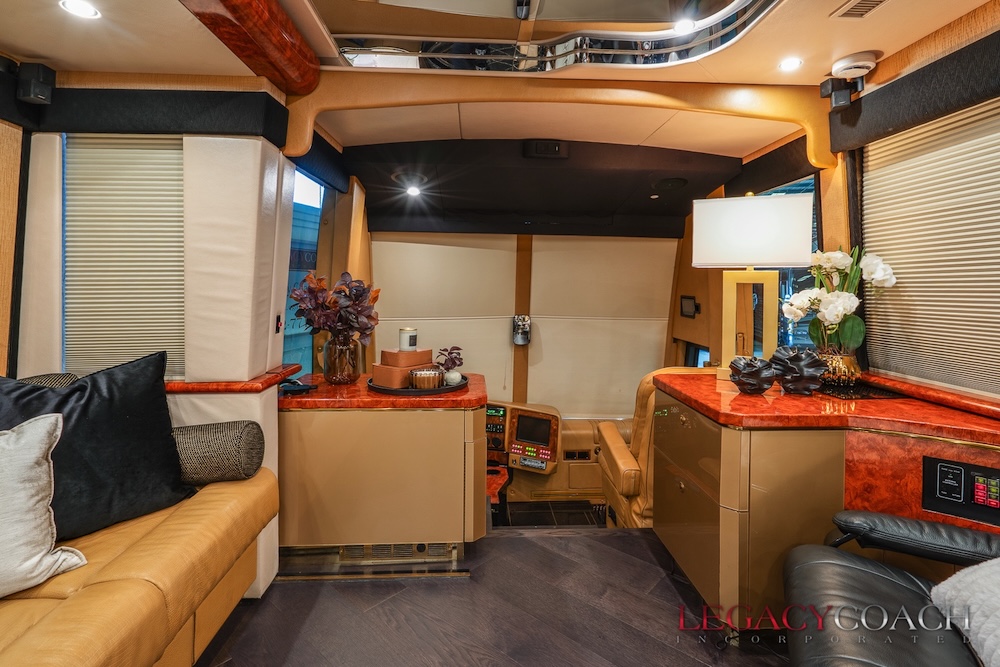 2007 Prevost Featherlite H3-45 For Sale